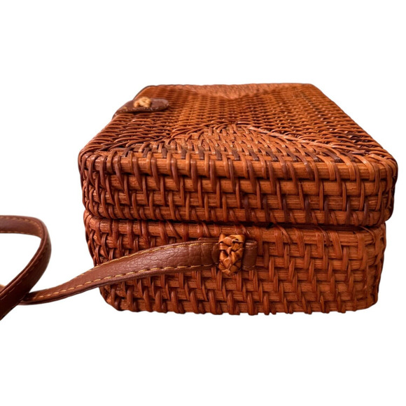 NEW Rattan Woven Crossbody Shoulder Bag Rectangle Snap Close Expressions NYC - Picture 6 of 11
